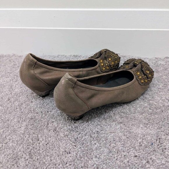 Brown Bow Heels - Picture 3 of 8